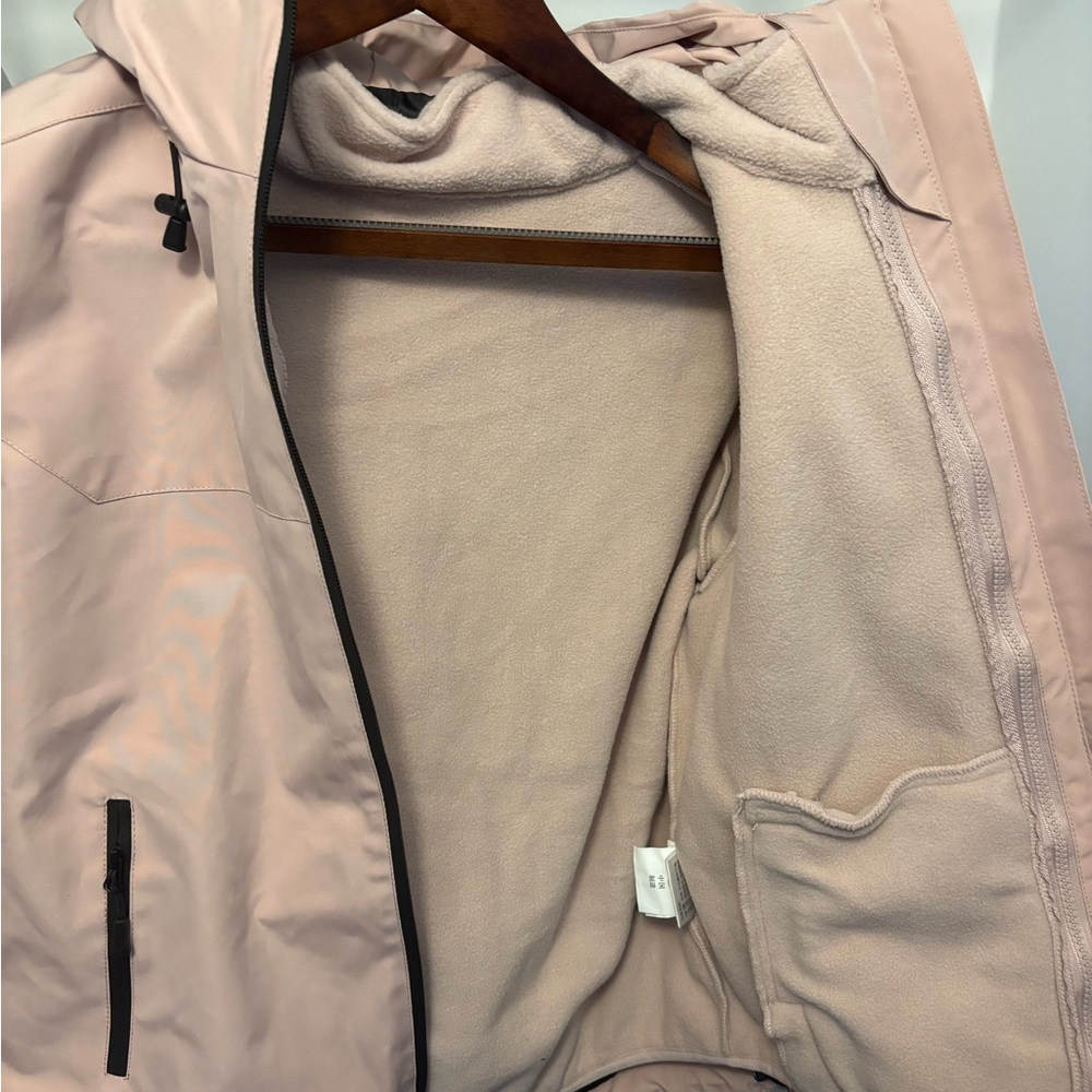 Arc'teryx Women's Light Pink Ski Jacket - Picture 3 of 4